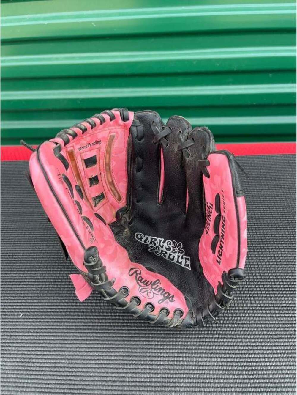 Rawlings Lightning Series 9.5 Inch Baseball Glove